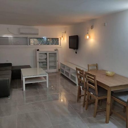 Ferienwohnung יחידת אירוח חדשה ומקסימה בכרמיאל Exterior foto